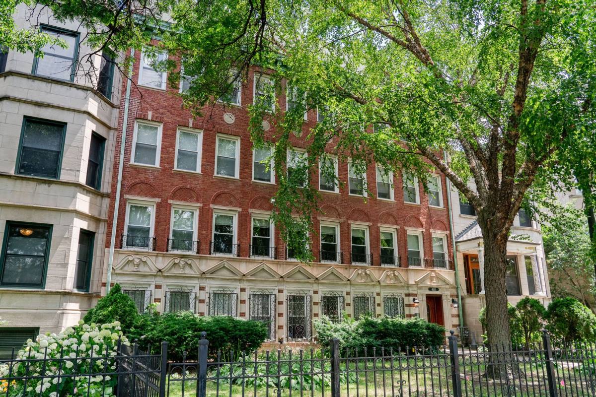 Apartment for rent at 4615 N Malden St, Chicago, IL 60640