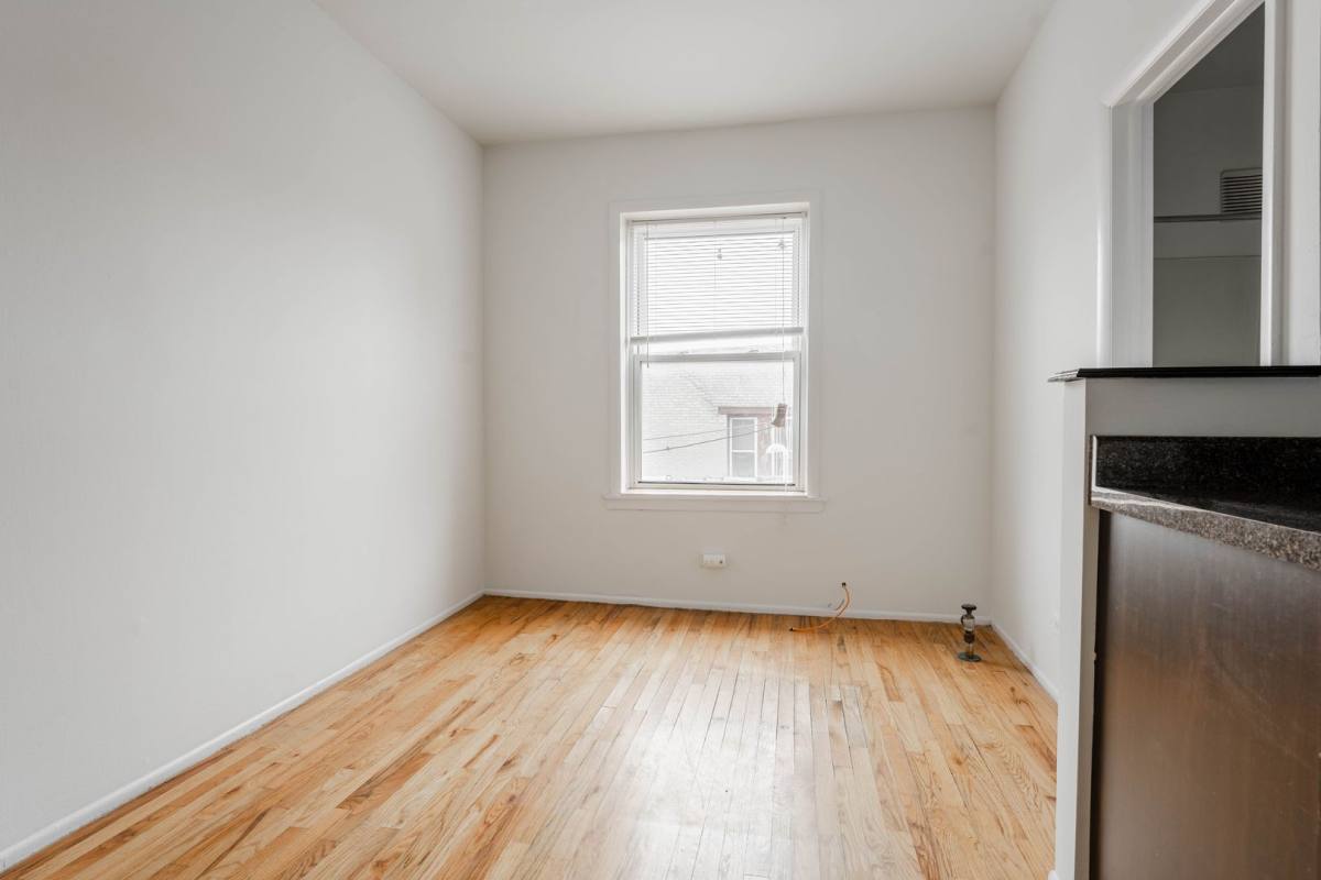 Apartment for rent at 4615 N Malden St, Chicago, IL 60640