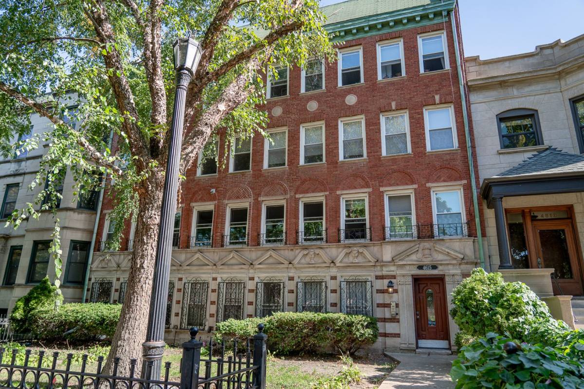 Apartment for rent at 4615 N Malden St, Chicago, IL 60640