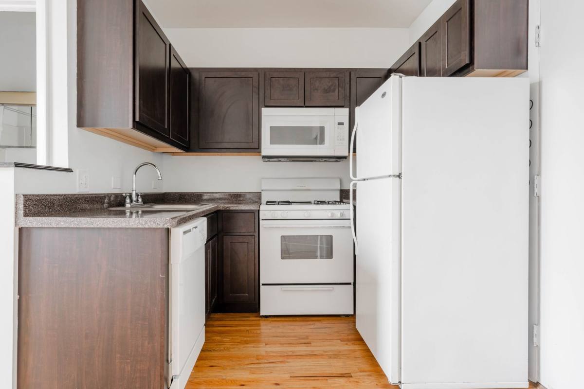 Apartment for rent at 4615 N Malden St, Chicago, IL 60640