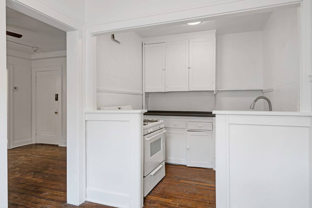 Apartment for rent at 522-530 Gladstone Blvd, Kansas City, MO 64124