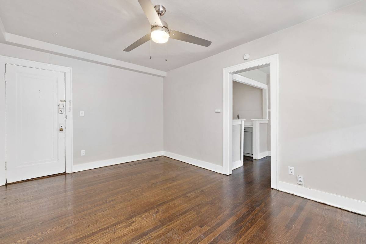 Apartment for rent at 522-530 Gladstone Blvd, Kansas City, MO 64124