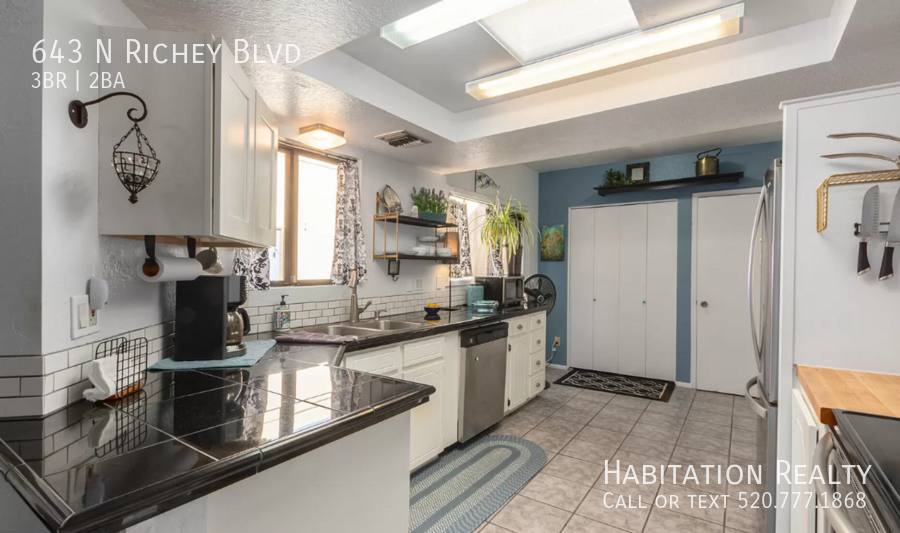 Townhouse for rent at 643 N Richey Blvd, Tucson, AZ 85716