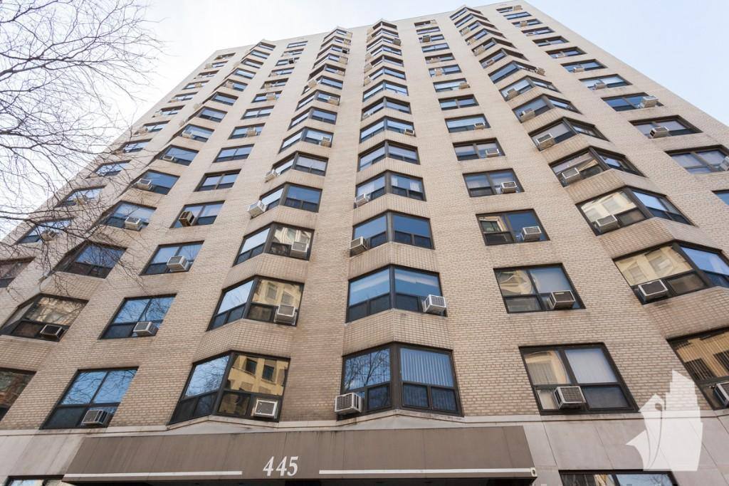 Apartment for rent at 445 W Wellington #7D, Chicago, IL 60657