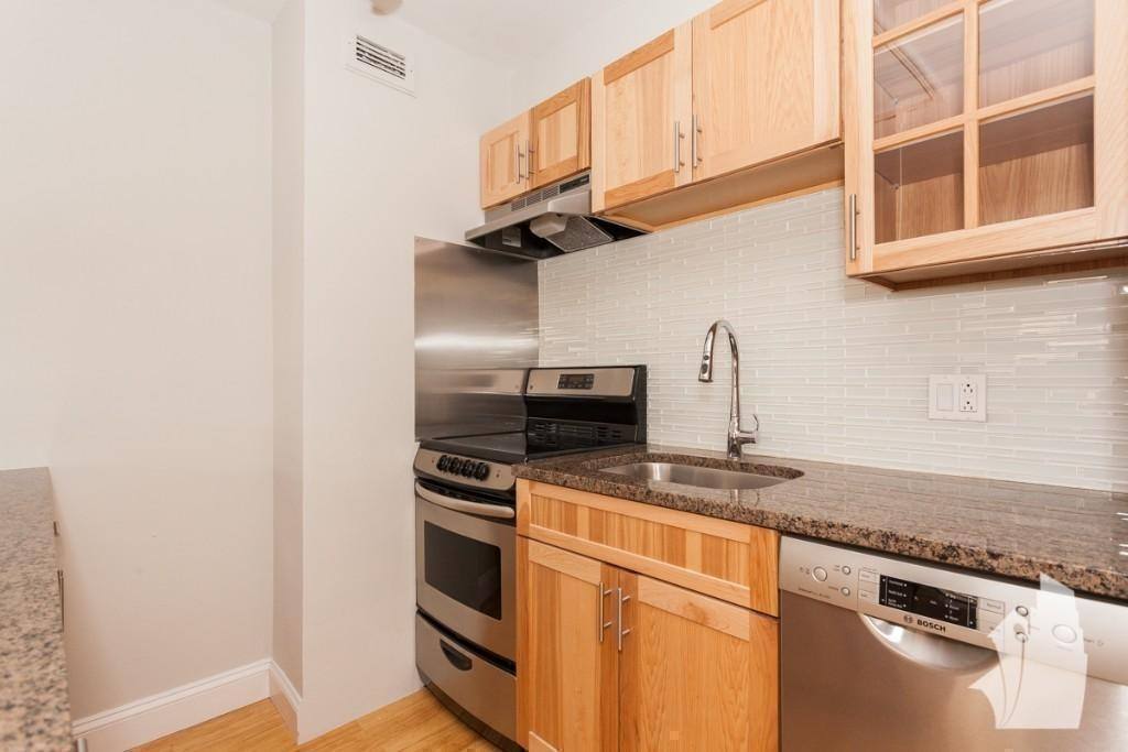 Apartment for rent at 445 W Wellington #7D, Chicago, IL 60657