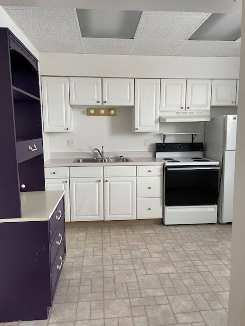 Apartment for rent at 2202 Broadway, Granger, IA 50109