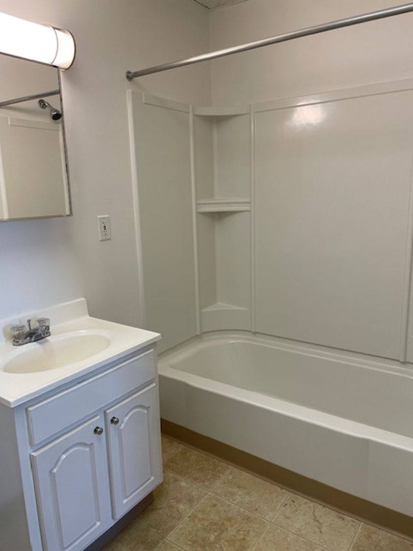 Apartment for rent at 2202 Broadway, Granger, IA 50109
