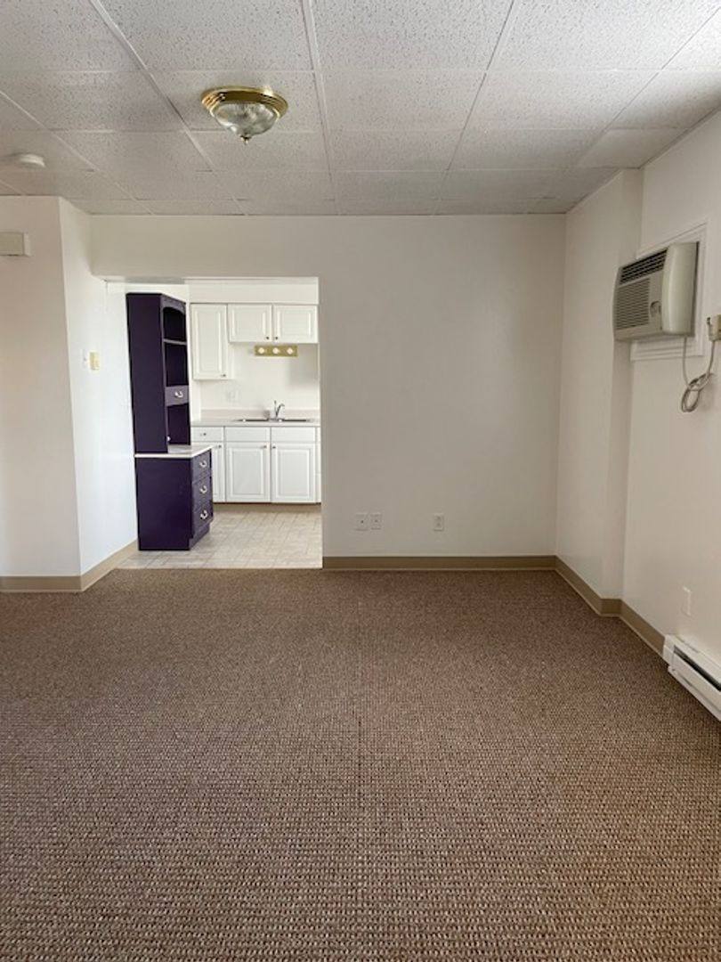 Apartment for rent at 2202 Broadway, Granger, IA 50109