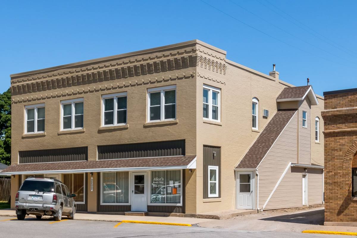 Apartment for rent at 2202 Broadway, Granger, IA 50109