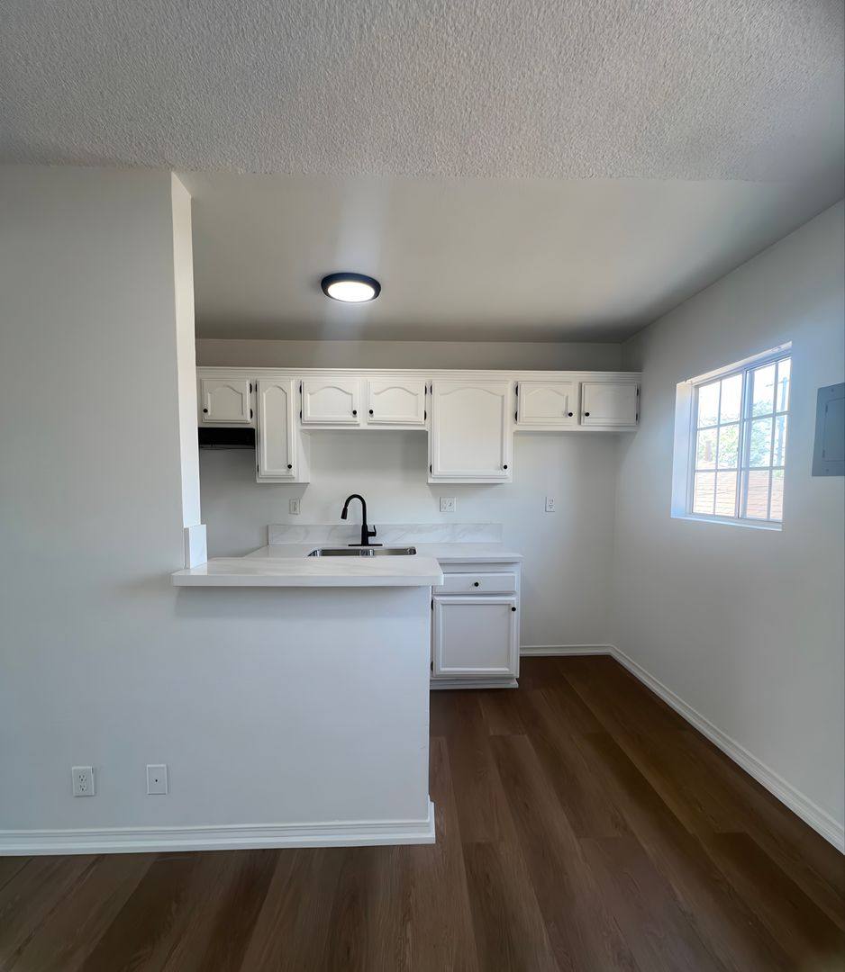 Apartment for rent at 1554 E 21st St, Los Angeles, CA 90011