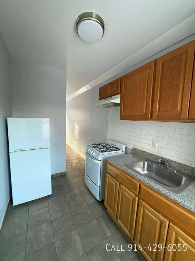 Apartment for rent at 22 Vineyard Ave, Yonkers, NY 10703