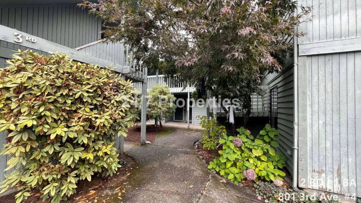 Apartment for rent at 801 3rd Ave, Oregon City, OR 97045
