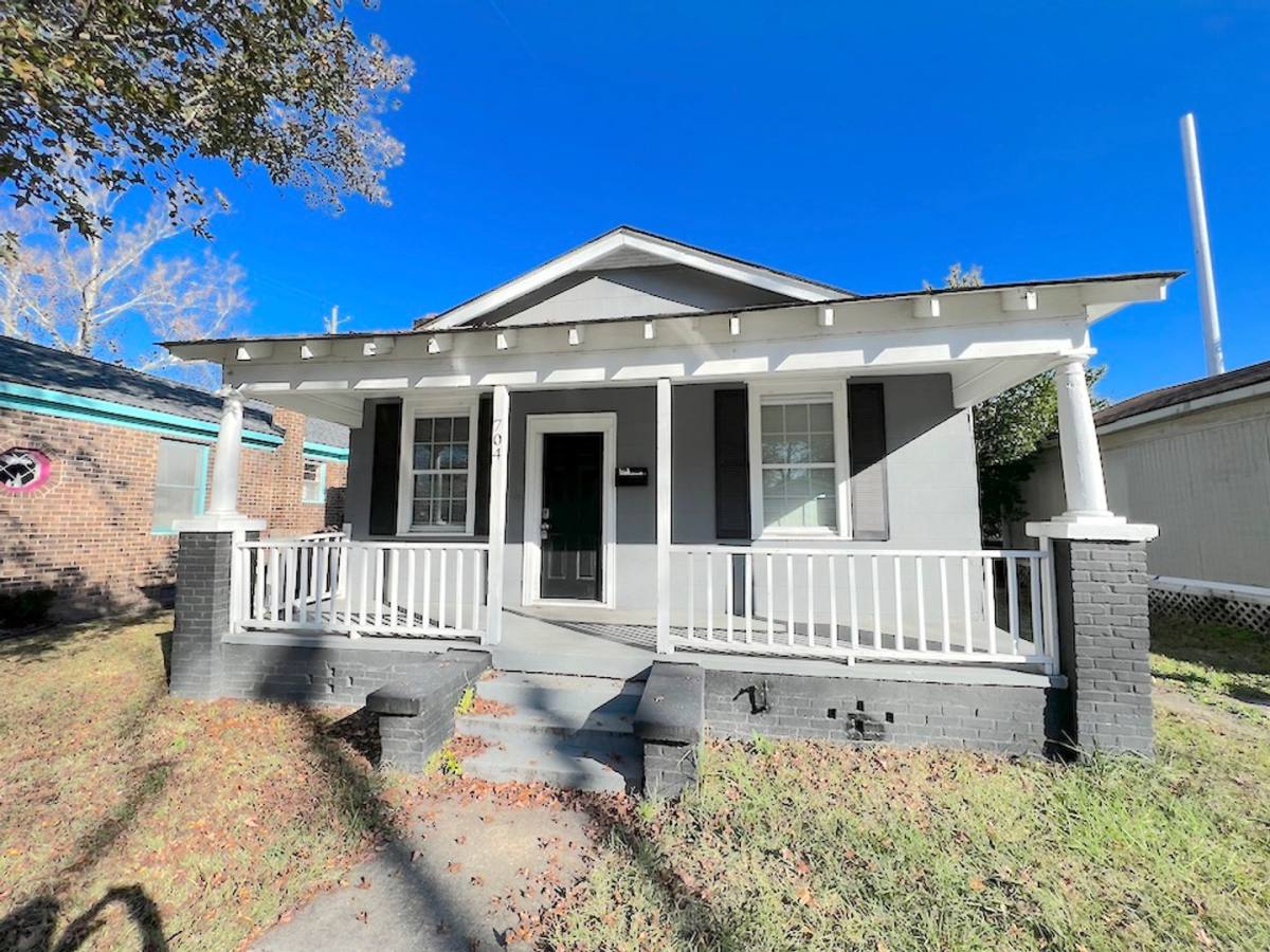 Apartment for rent at 704 E 32nd St, Savannah, GA 31401