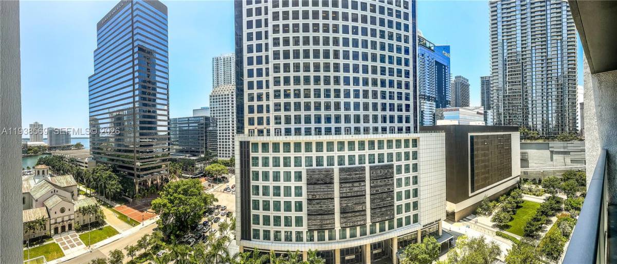 Apartment for rent at 500 Brickell Ave #1406, Miami, FL 33131
