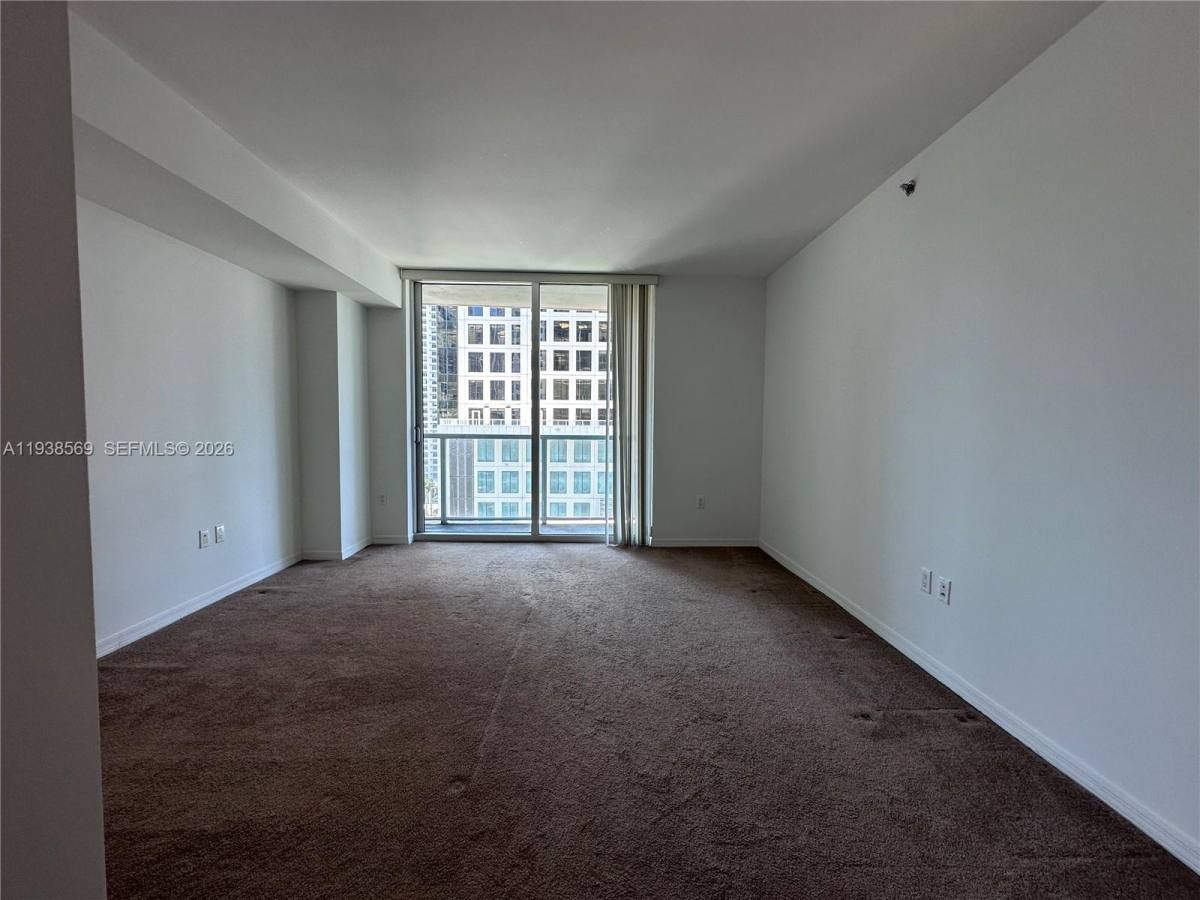 Apartment for rent at 500 Brickell Ave #1406, Miami, FL 33131