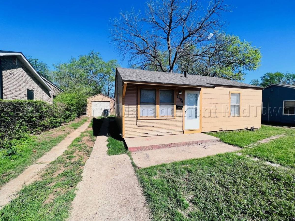 House for rent at 2509 Spiller St, Fort Worth, TX 76105
