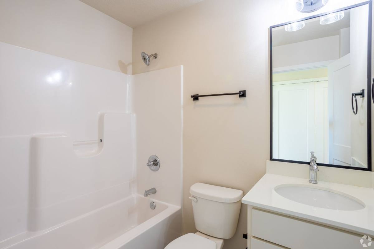 Townhouse for rent at 3305 NW Cameo Lane, Ankeny, IA 50023