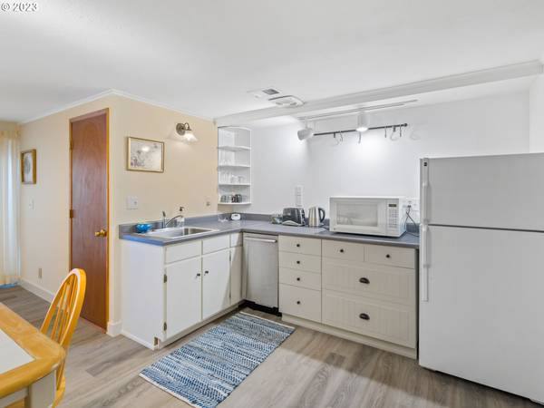 Apartment for rent at 2695 Agate St #A, Eugene, OR 97403