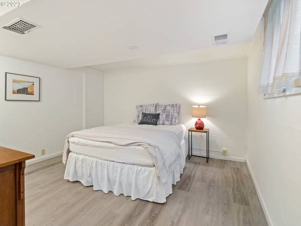 Apartment for rent at 2695 Agate St #A, Eugene, OR 97403