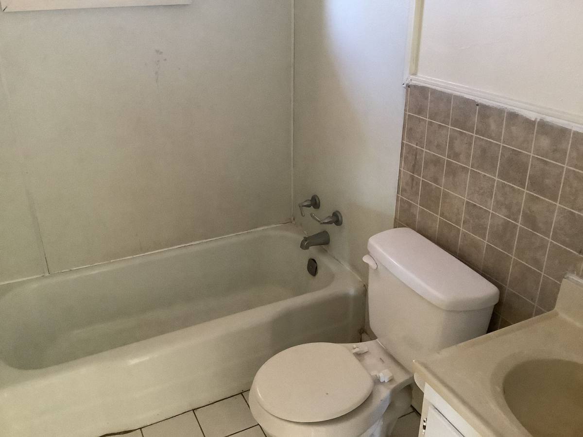 Apartment for rent at 1004-1018 Fir Place, Greensboro, NC 27407