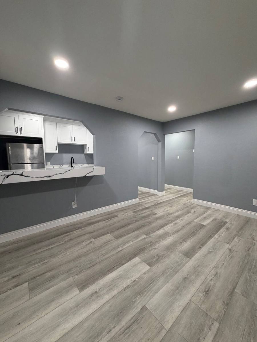 Apartment for rent at 219 E 76th St, Los Angeles, CA 90003