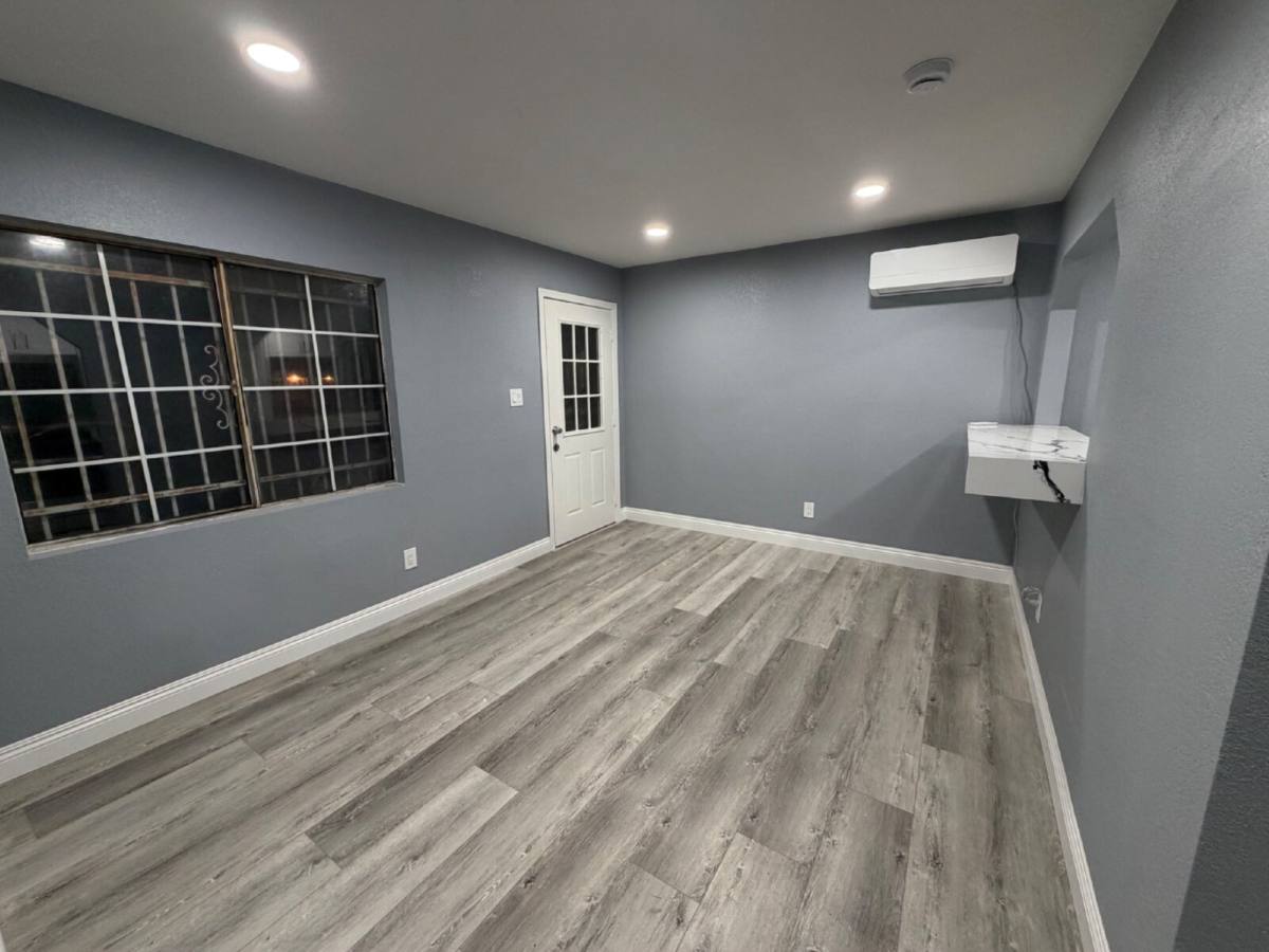 Apartment for rent at 219 E 76th St, Los Angeles, CA 90003