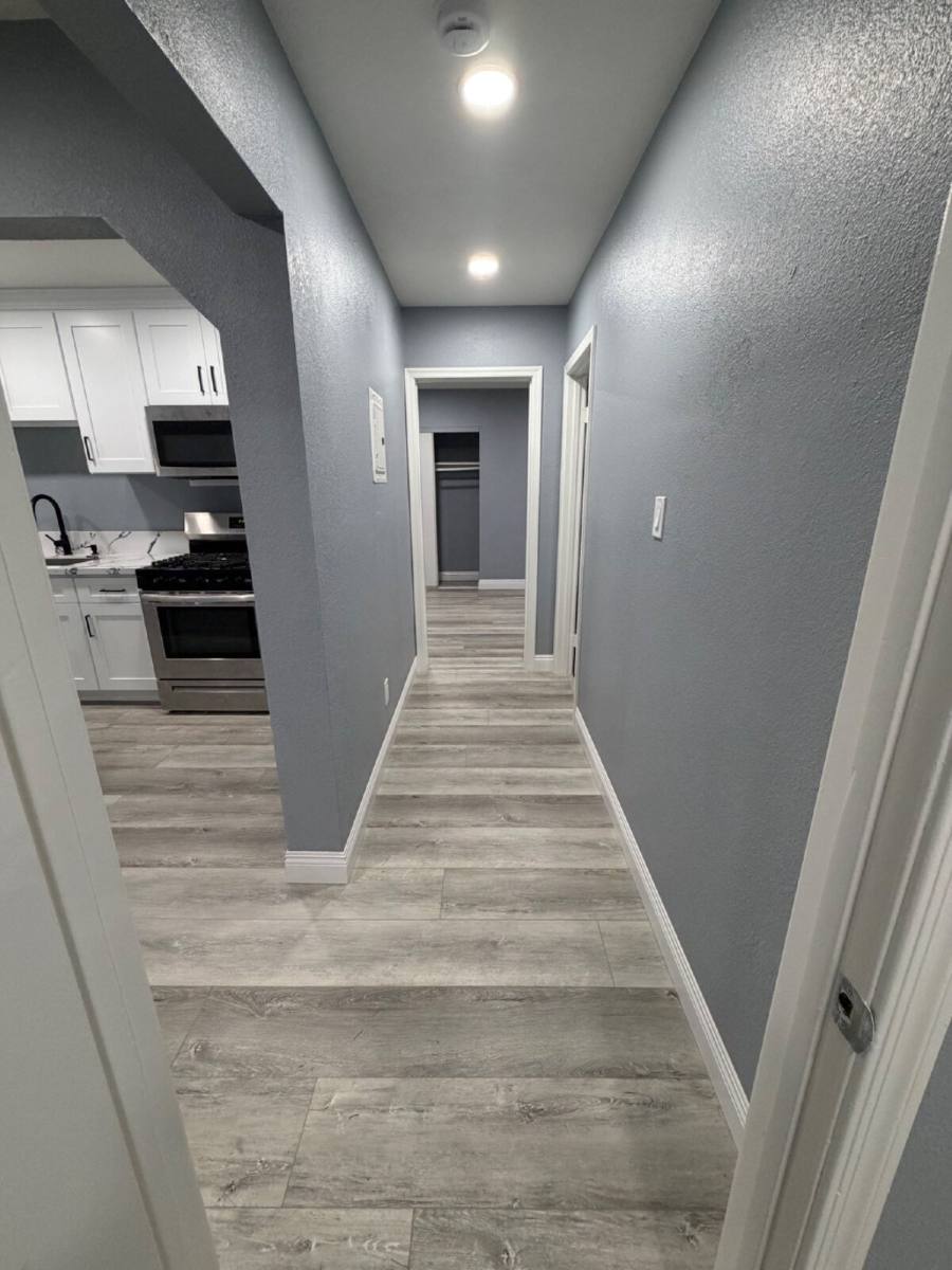 Apartment for rent at 219 E 76th St, Los Angeles, CA 90003