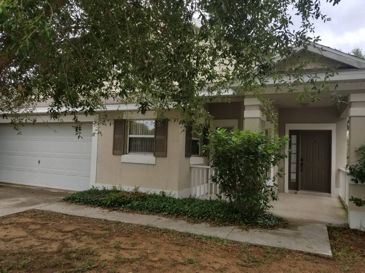 House for rent at 1321 Kellogg Dr, Tavares, FL 32778