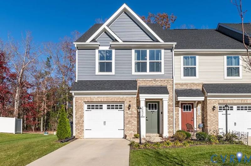 Townhouse for rent at 10836 Genito Square Dr, Midlothian, VA 23112
