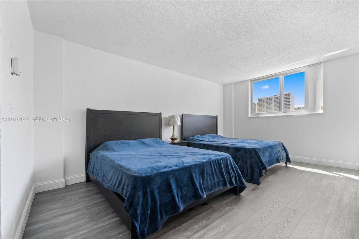 Apartment for rent at 19380 Collins Ave #901, North Miami Beach, FL 33160