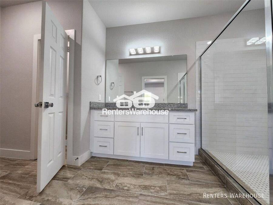 House for rent at 9710 Tuffly St #B, Houston, TX 77029