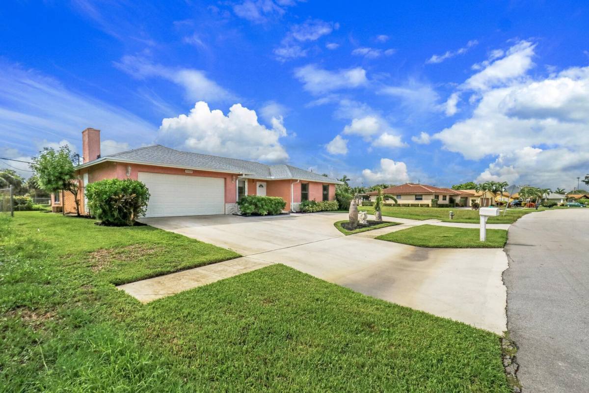House for rent at 1334 N Mangonia Dr, West Palm Beach, FL 33401