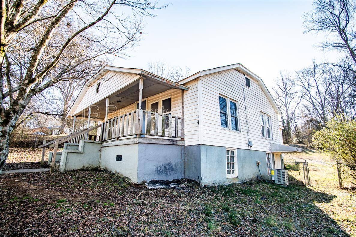 Apartment for rent at 1138 Valley Dr, Knoxville, TN 37920