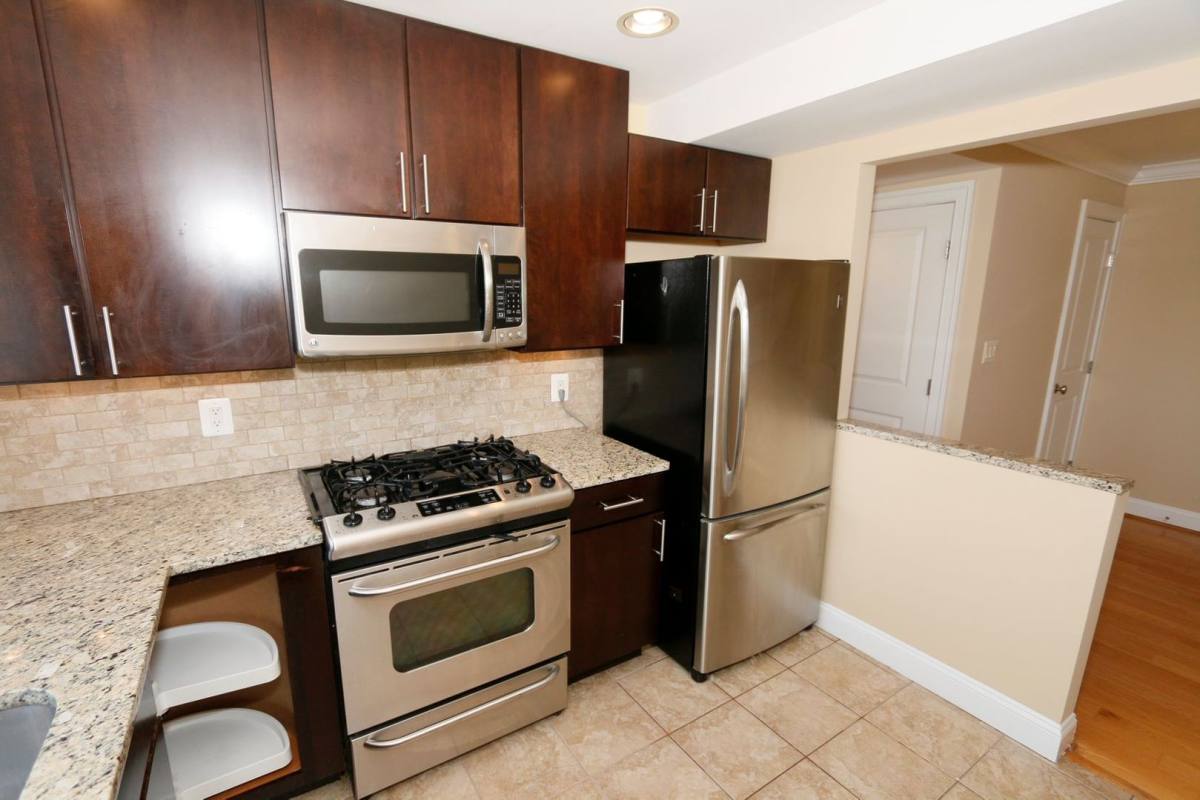 Apartment for rent at 1901-03 Lincoln Rd NE, Washington, DC 20002