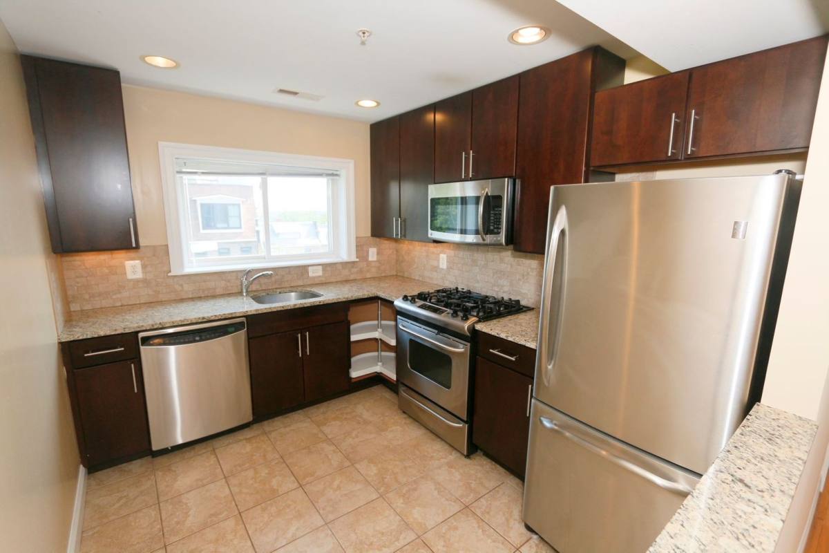 Apartment for rent at 1901-03 Lincoln Rd NE, Washington, DC 20002