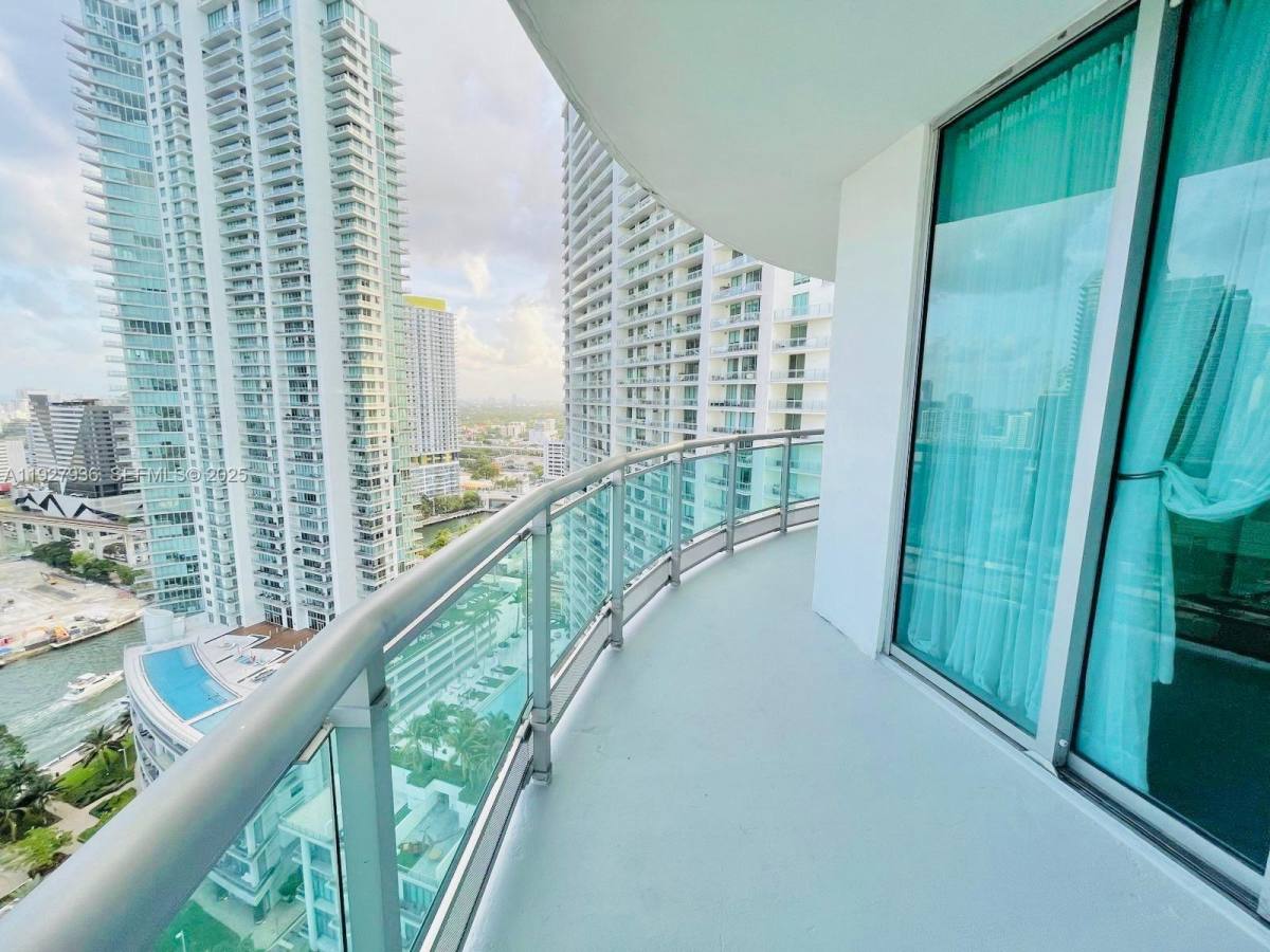 Apartment for rent at 350 S Miami Ave #2814, Miami, FL 33130