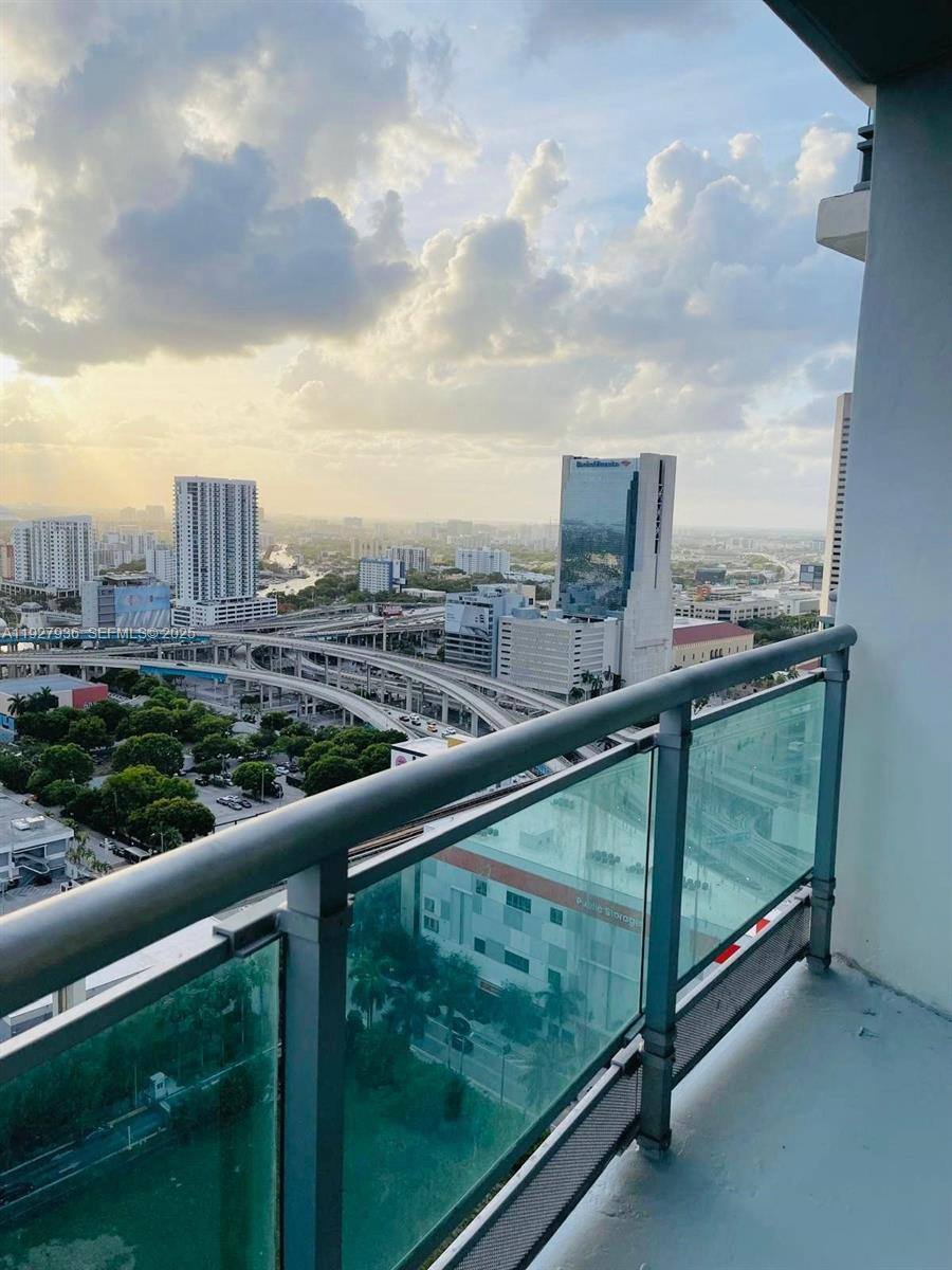 Apartment for rent at 350 S Miami Ave #2814, Miami, FL 33130