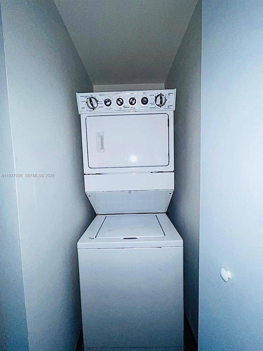 Apartment for rent at 350 S Miami Ave #2814, Miami, FL 33130