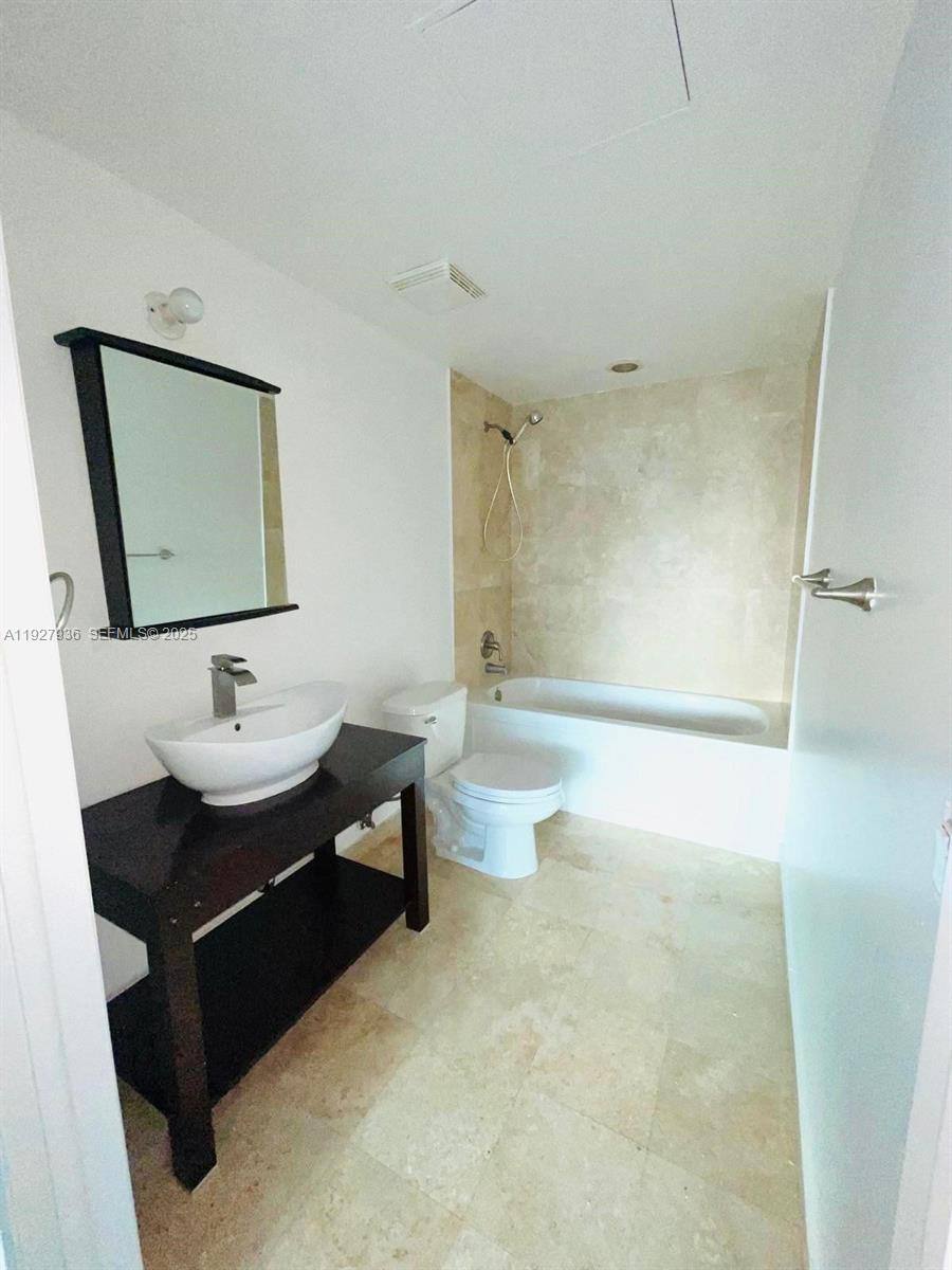 Apartment for rent at 350 S Miami Ave #2814, Miami, FL 33130