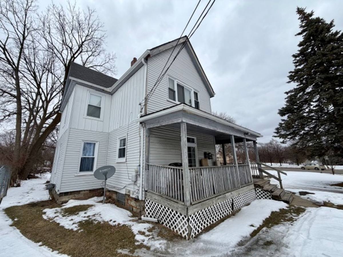 Apartment for rent at 97 Fairgrove, Pontiac, MI 48342