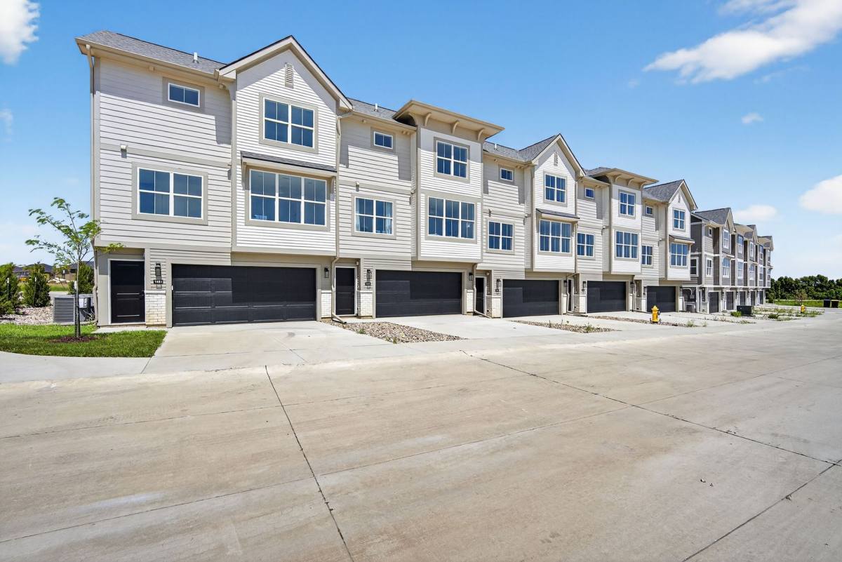 Townhouse for rent at 1439 SE Superior Lane, Waukee, IA 50263