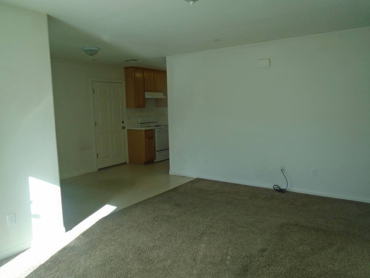Apartment for rent at 616 W Day Ave, Bakersfield, CA 93308