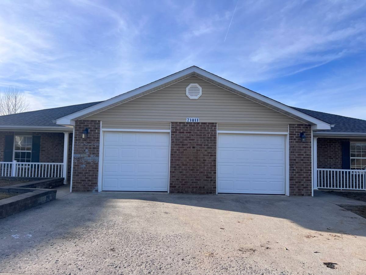 Apartment for rent at 21011 Homer Rd, Saint Robert, MO 65584