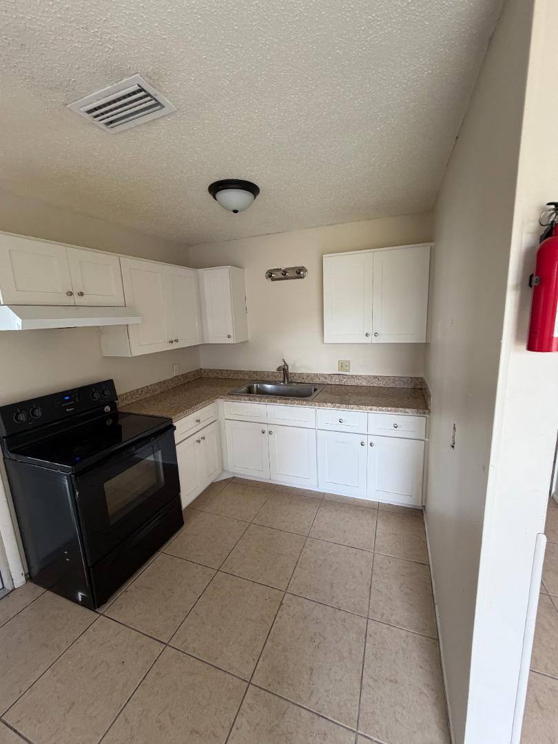 Apartment for rent at 912 60th Ave Terrace W #914 A, Bradenton, FL 34207