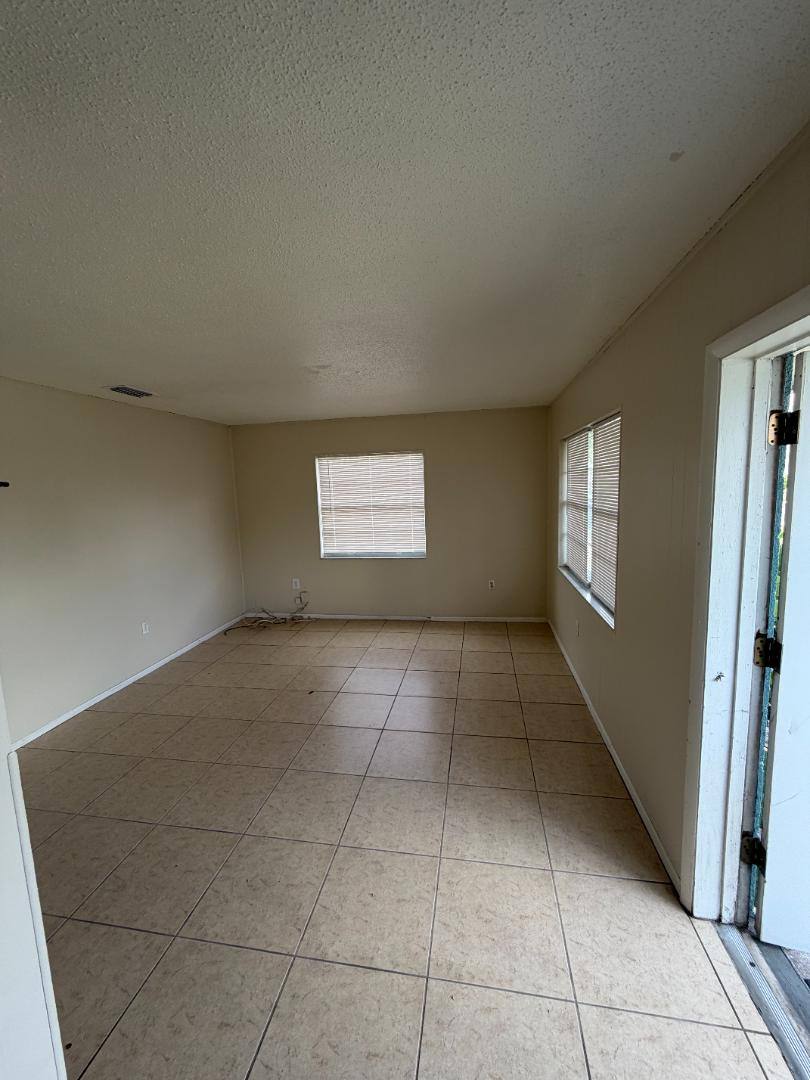Apartment for rent at 912 60th Ave Terrace W #914 A, Bradenton, FL 34207