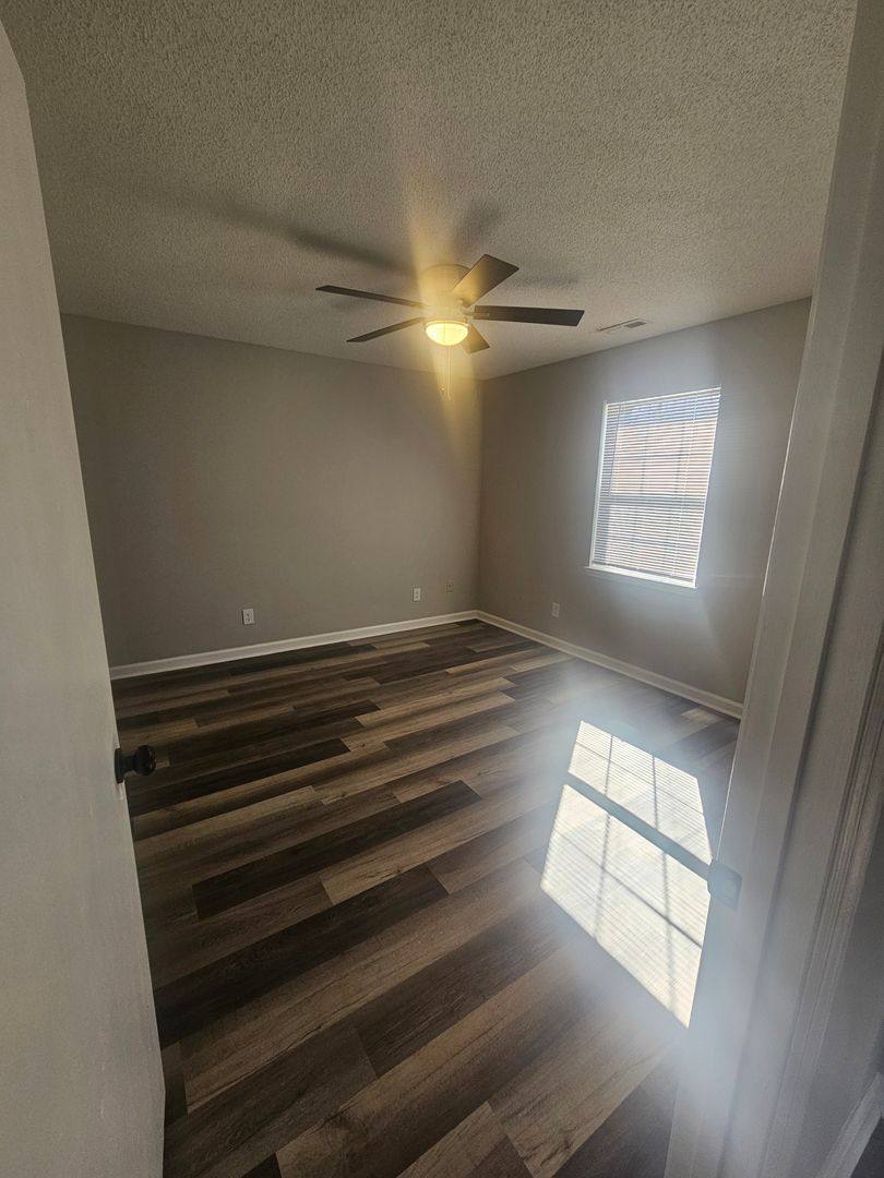 Apartment for rent at 1802 Hamil Rd, Hixson, TN 37343