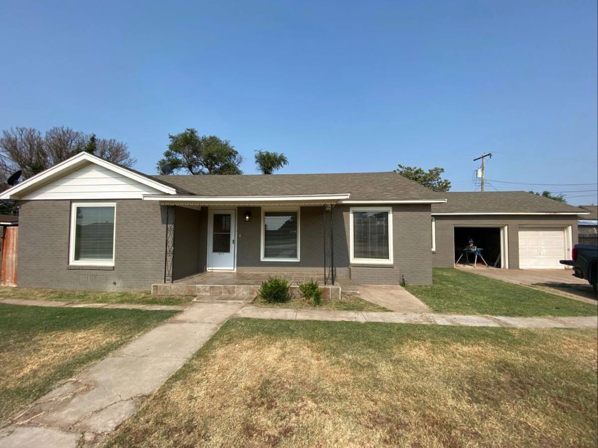 House for rent at 1011 Walnut St, Idalou, TX 79329