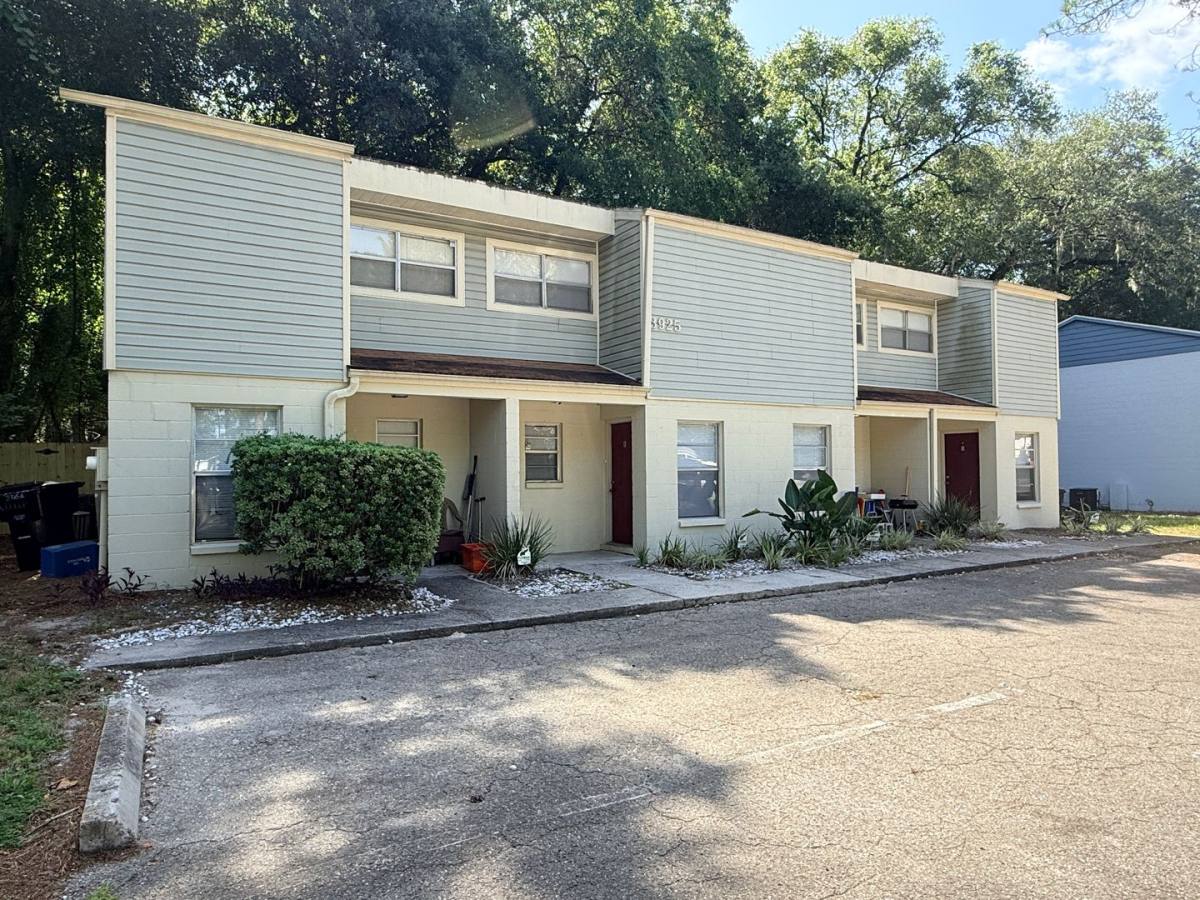 3925 SW 26th Terrace, Gainesville, FL 32608 - Townhouse for Rent - Image 1
