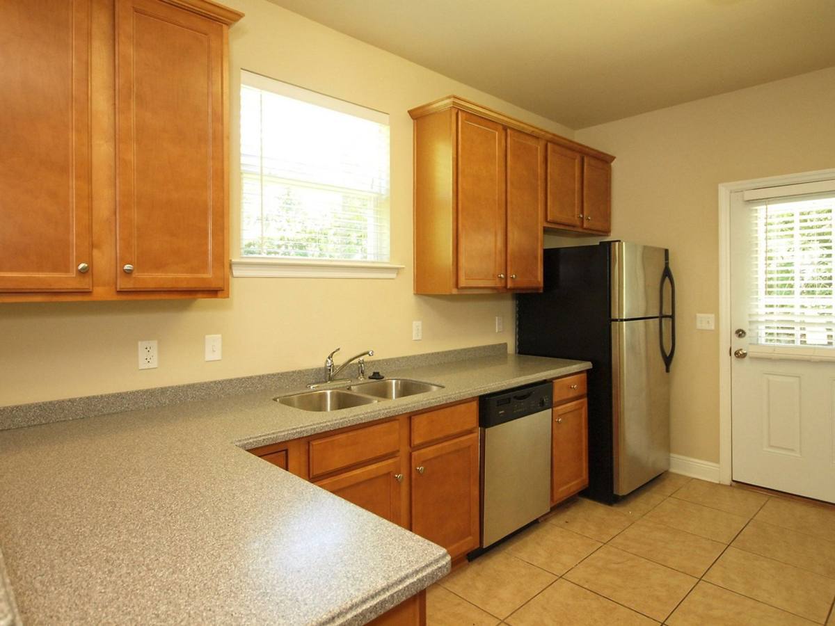 Townhouse for rent at 1520-2 High Rd, Tallahassee, FL 32304