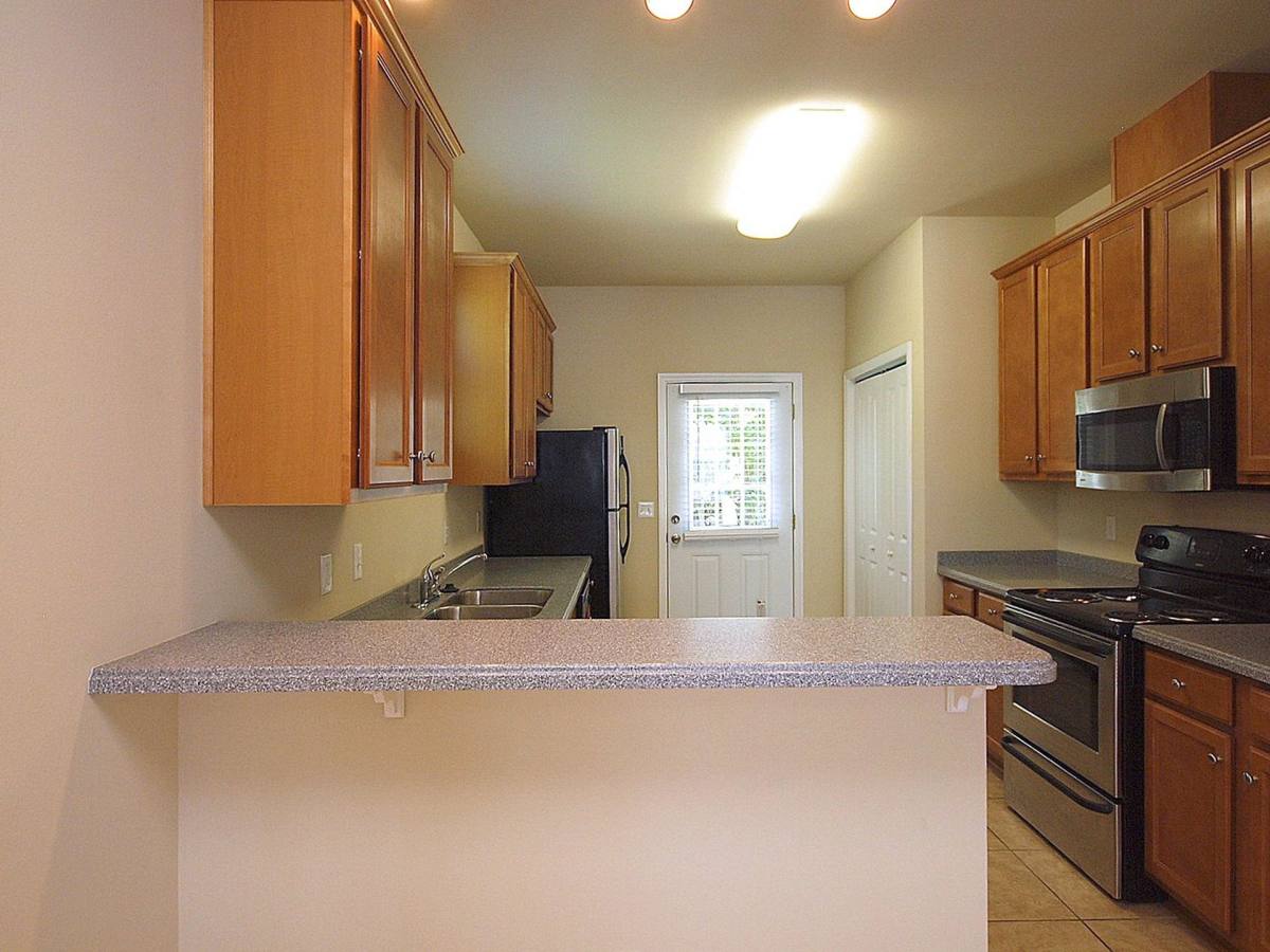 Townhouse for rent at 1520-2 High Rd, Tallahassee, FL 32304
